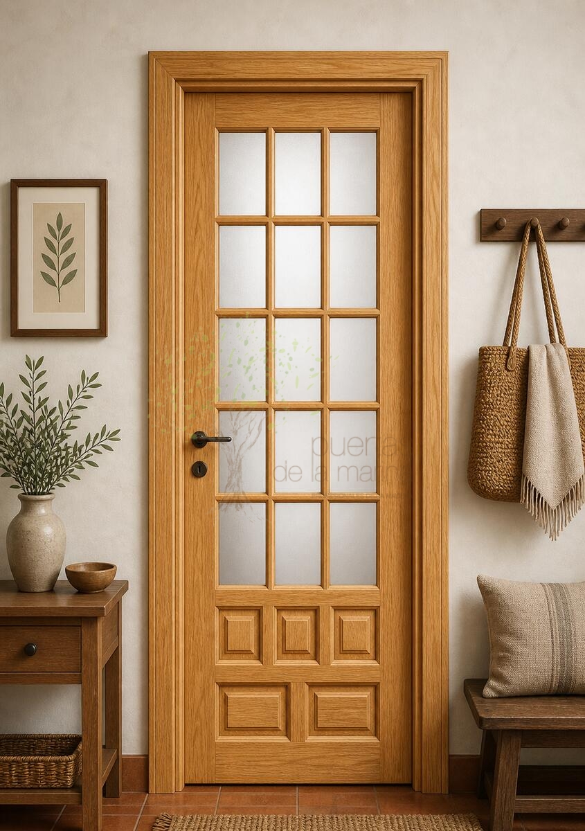 puerta castellana de madera con vidriera