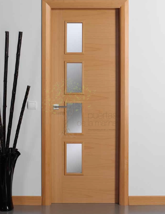 puerta lisa Ref L110 L4 Acabado haya vaporizada