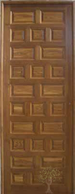 puerta castellana clásica de madera maciza