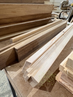 largueros de pino e iroko para ventanas